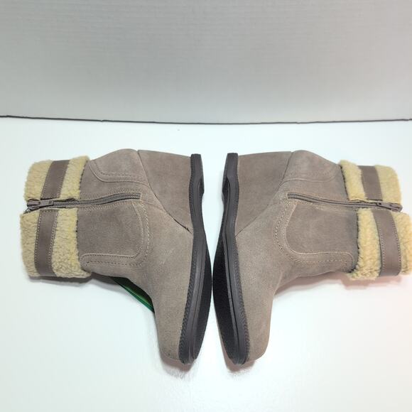 SoleSenseability Memory Foam Comfort Wedge Ankle Booties Women's 7M NWT - Picture 3 of 6